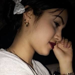 Meet your Posher, Yari